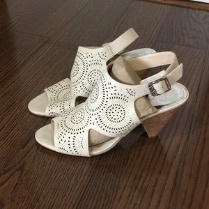 Vince Camuto Beige Ellezi Wedge Sandal Shoes Sz 10